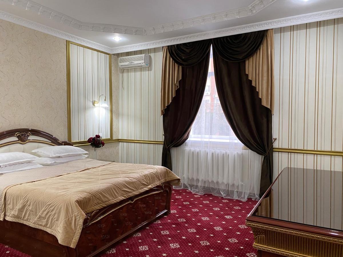 Lion Hotel Astana Exteriör bild
