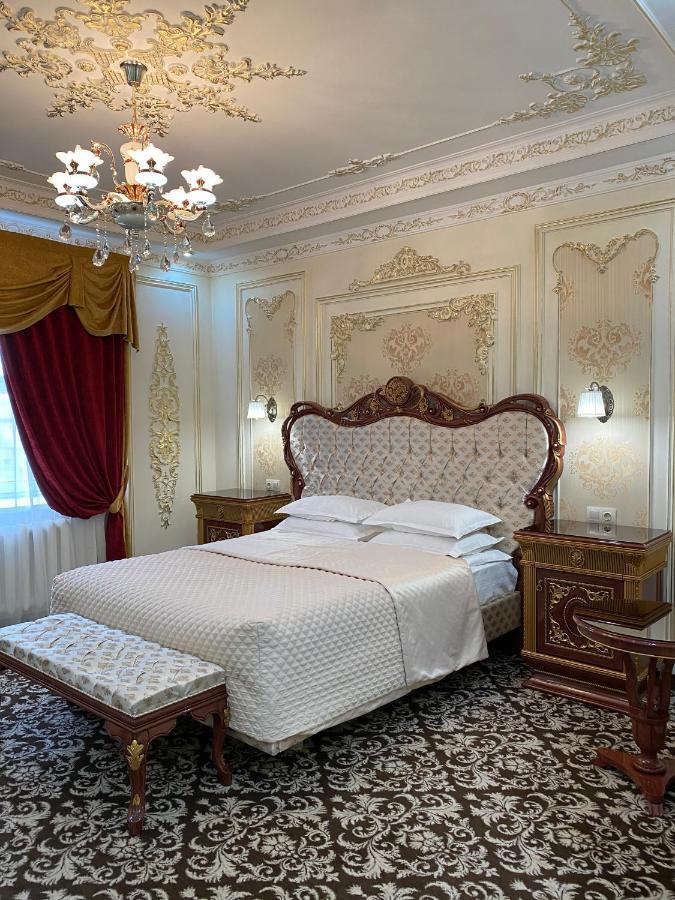 Lion Hotel Astana Exteriör bild