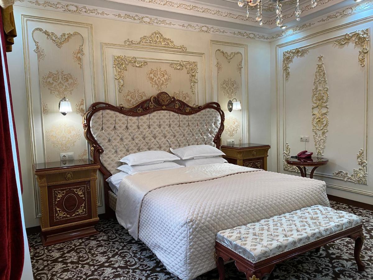 Lion Hotel Astana Exteriör bild